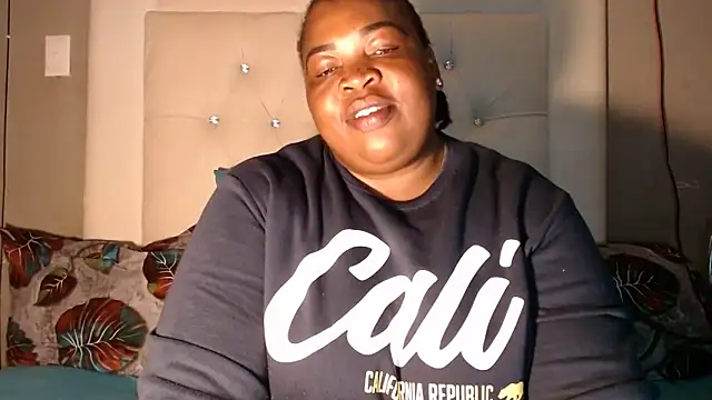 omalicha98 online show from April 13, 6:39 am