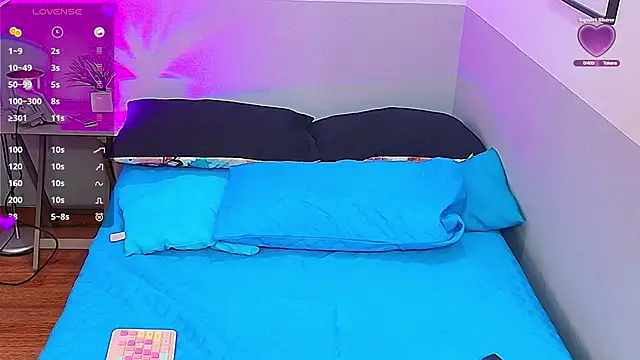 hot-littlechill online show from February 6, 1:21 pm