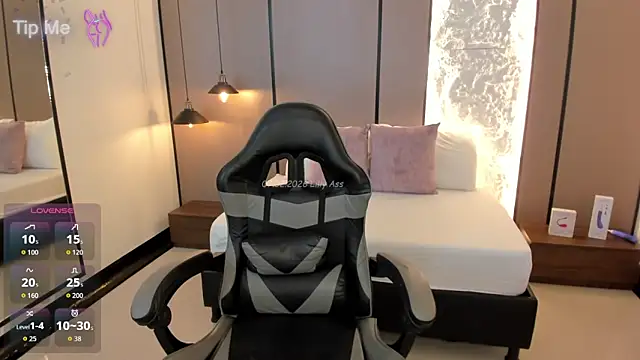 Snapshot of lilly_ass_ chatting on February 7, 12:57 pm lilly ass online show from February 7, 12:57 pm