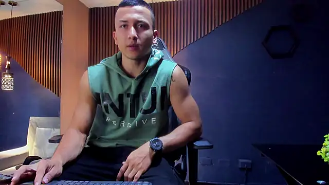 BrandonColee online show from March 19, 12:23 pm