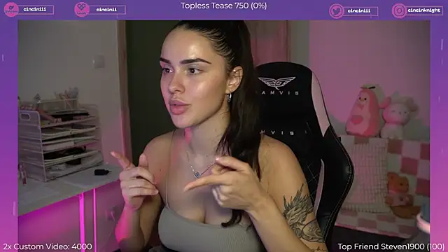 Snapshot of NaomiiMoon chatting on October 1, 7:07 pm NaomiiMoon online show from October 1, 7:07 pm