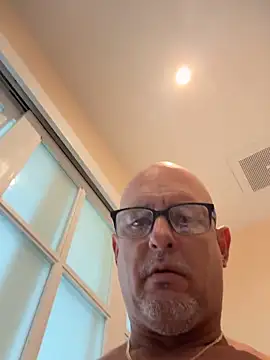 carlospingalinda online show from September 24, 8:37 pm