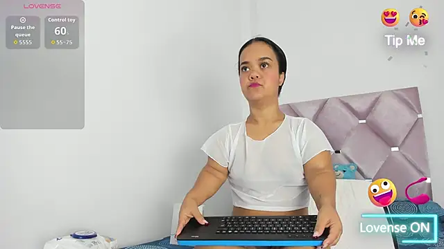 Snapshot of AnieRey chatting on February 23, 8:53 pm AnieRey online show from February 23, 8:53 pm