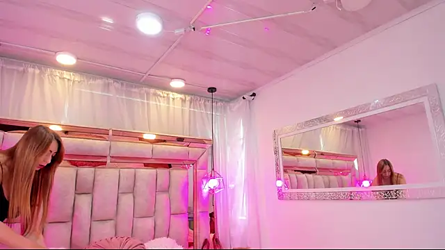 Snapshot of Katalina_Evans chatting on September 24, 12:00 pm Katalina Evans online show from September 24, 12:00 pm