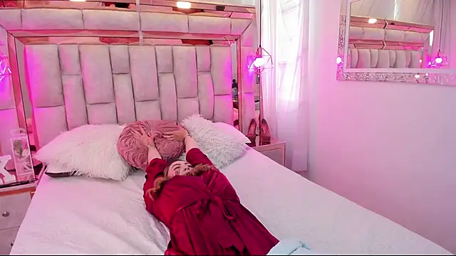 Snapshot of Katalina_Evans chatting on October 2, 12:08 pm Katalina Evans online show from October 2, 12:08 pm