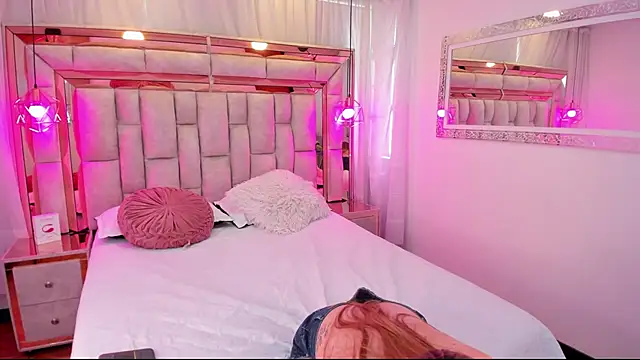 Snapshot of Katalina_Evans chatting on September 13, 9:15 pm Katalina Evans online show from September 13, 9:15 pm