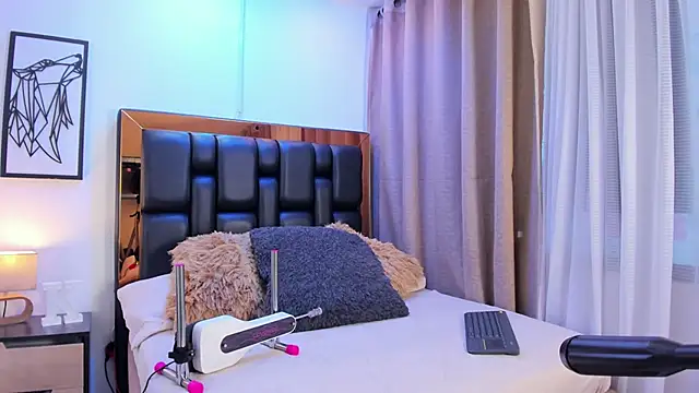 Katalina Evans online show from February 27, 11:54 am