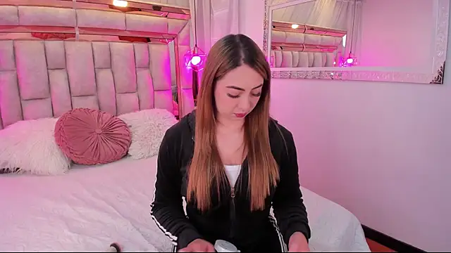 Snapshot of Katalina_Evans chatting on October 3, 11:12 am Katalina Evans online show from October 3, 11:12 am