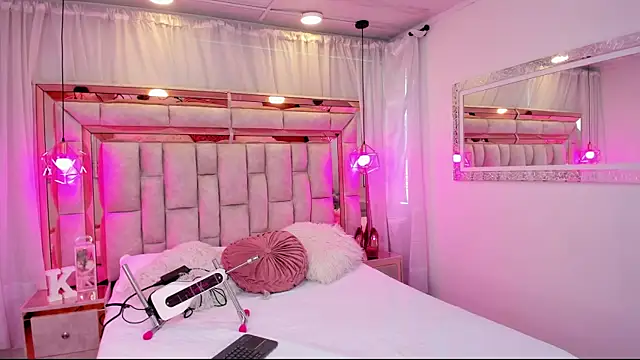 Snapshot of Katalina_Evans chatting on October 1, 11:58 am Katalina Evans online show from October 1, 11:58 am