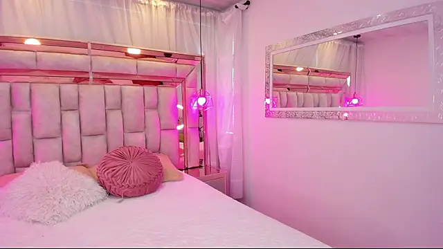 Snapshot of Katalina_Evans chatting on September 15, 7:58 pm Katalina Evans online show from September 15, 7:58 pm