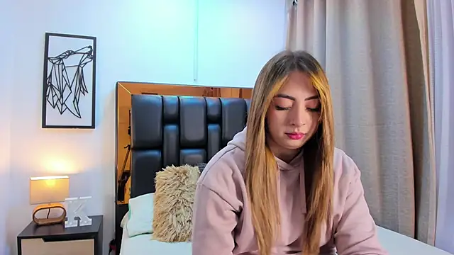 Katalina Evans online show from April 8, 11:55 am