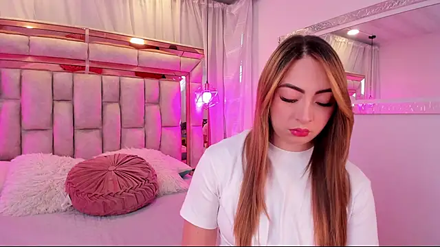 Snapshot of Katalina_Evans chatting on November 20, 11:11 am Katalina Evans online show from November 20, 11:11 am