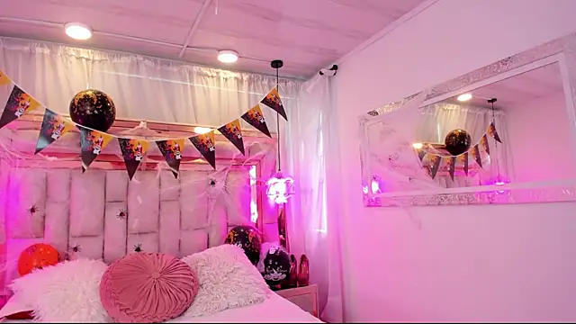 Snapshot of Katalina_Evans chatting on October 29, 11:53 am Katalina Evans online show from October 29, 11:53 am