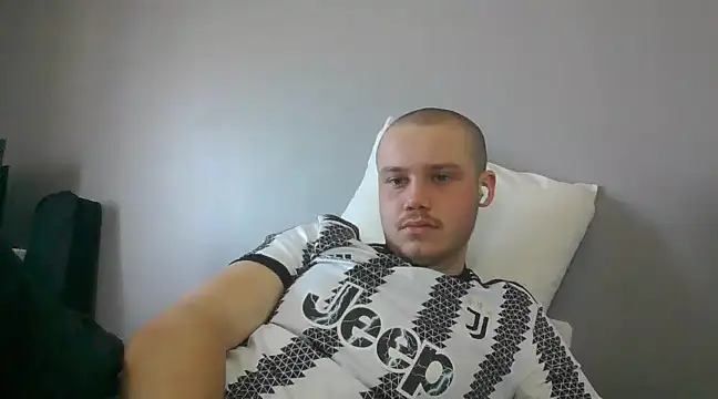 Snapshot of purplhouse chatting on March 3, 11:11 am purplhouse online show from March 3, 11:11 am