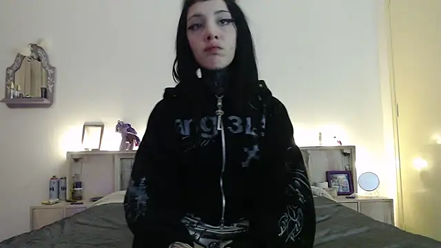 Snapshot of bad_doll_bb chatting on June 10, 8:43 pm bad doll bb online show from June 10, 8:43 pm