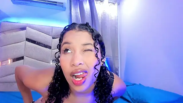 Snapshot of BrigitteRoy_ chatting on June 6, 3:12 am BrigitteRoy online show from June 6, 3:12 am