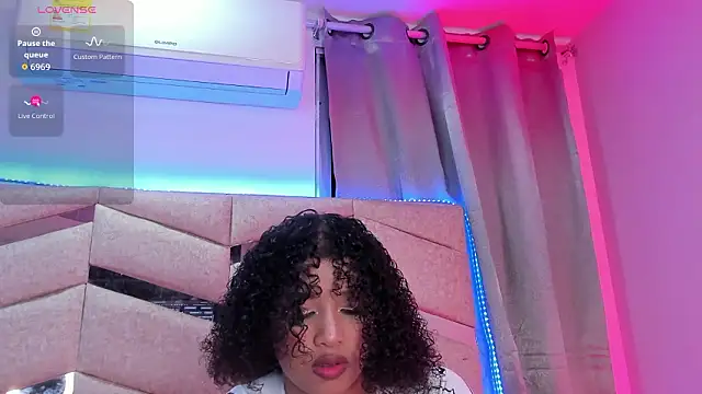 BrigitteRoy  online show from March 20, 3:07 am