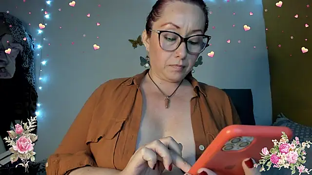 Snapshot of nataparis chatting on February 20, 3:01 am nataparis online show from February 20, 3:01 am