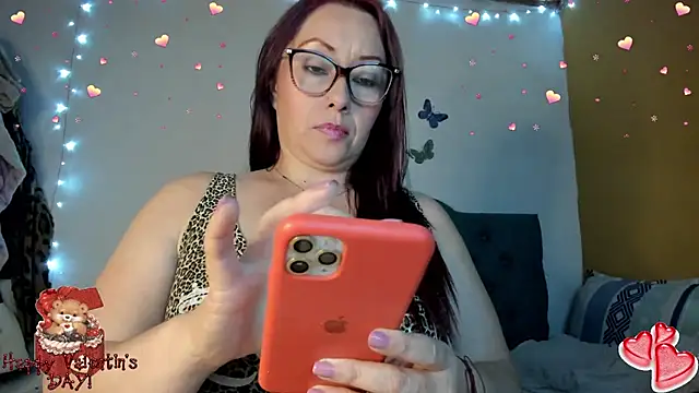 Snapshot of nataparis chatting on February 18, 12:05 am nataparis online show from February 18, 12:05 am