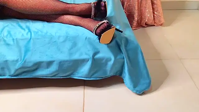 --SUNNY-- online show from October 28, 7:51 am