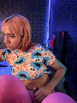 Snapshot of Isabellaa_Hot chatting on February 4, 2:39 am Isabellaa Hot online show from February 4, 2:39 am