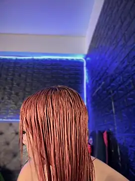 Snapshot of Isabellaa_Hot chatting on February 6, 6:08 am Isabellaa Hot online show from February 6, 6:08 am