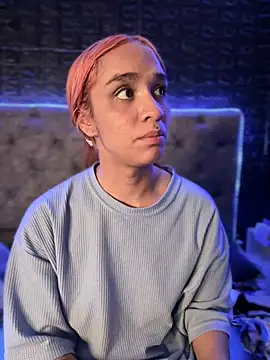 Snapshot of Isabellaa_Hot chatting on January 21, 3:15 am Isabellaa Hot online show from January 21, 3:15 am