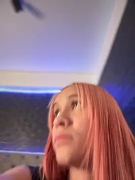 Snapshot of Isabellaa_Hot chatting on February 3, 8:57 am Isabellaa Hot online show from February 3, 8:57 am