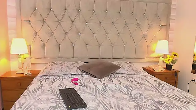 victoriapalmerfg online show from February 15, 8:23 pm