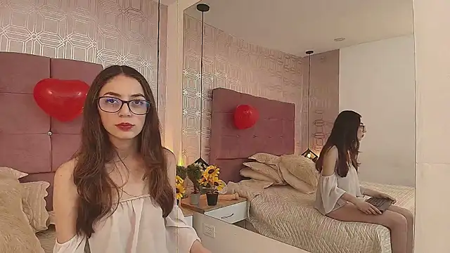 victoriapalmerfg online show from February 18, 2:27 am