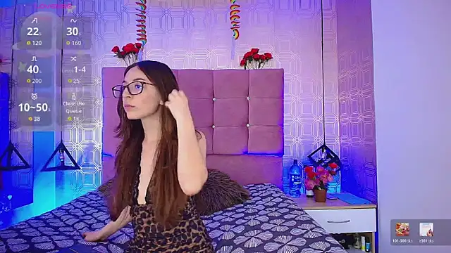 Snapshot of victoriapalmerfg chatting on June 4, 7:51 pm victoriapalmerfg online show from June 4, 7:51 pm