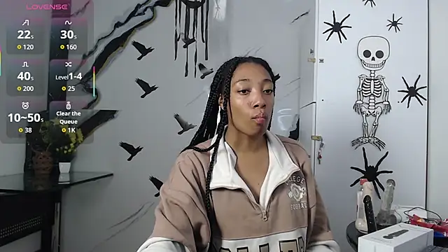 esmeralda-bk online show from November 5, 8:45 pm