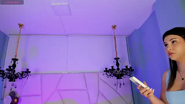 Snapshot of Aitana_Hilton_ chatting on November 1, 11:37 am Aitana Hilton online show from November 1, 11:37 am