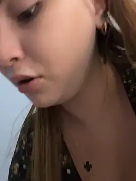 Snapshot of Aitana_Hilton_ chatting on October 29, 11:42 am Aitana Hilton online show from October 29, 11:42 am