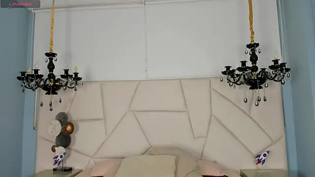 Snapshot of Aitana_Hilton_ chatting on October 27, 11:44 am Aitana Hilton online show from October 27, 11:44 am