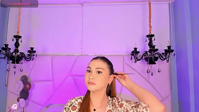 Aitana Hilton  online show from October 8, 12:07 pm