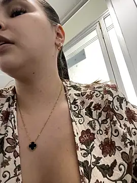 Snapshot of Aitana_Hilton_ chatting on September 13, 3:23 pm Aitana Hilton online show from September 13, 3:23 pm