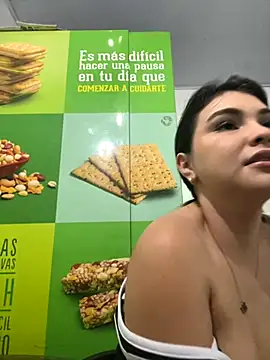 Snapshot of Aitana_Hilton_ chatting on November 7, 11:15 am Aitana Hilton online show from November 7, 11:15 am