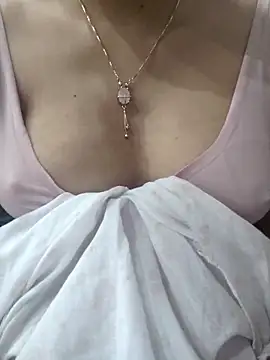 nikkibenza online show from March 15, 2:55 pm