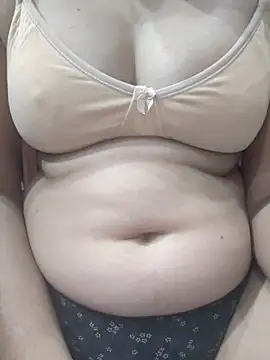 nikkibenza online show from March 7, 5:28 pm