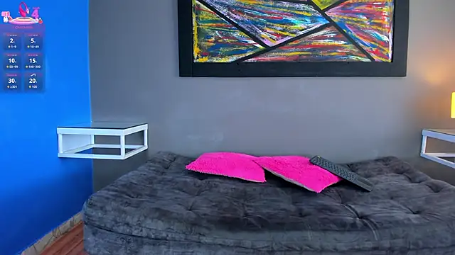 Charlotte curvy  online show from September 12, 8:08 pm