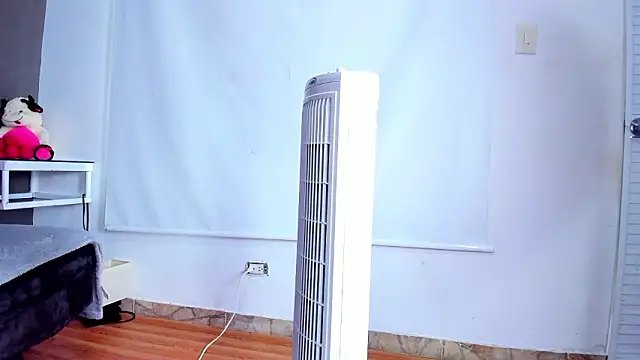 Charlotte curvy  online show from March 19, 8:31 pm