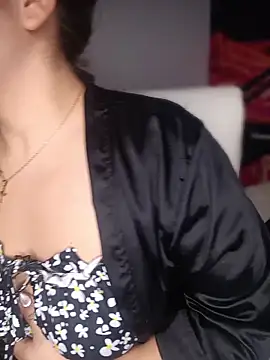 zahra Jalid online show from June 17, 4:39 pm