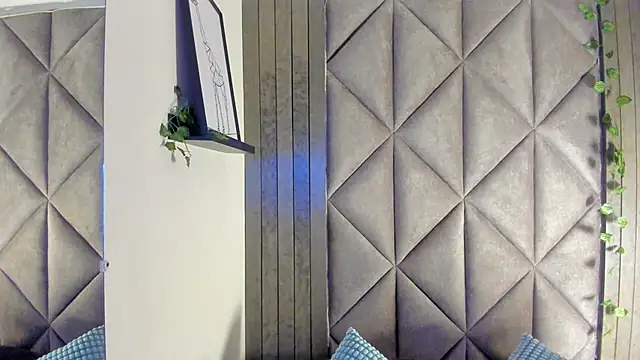 SabrinaSpell  online show from January 18, 11:35 am