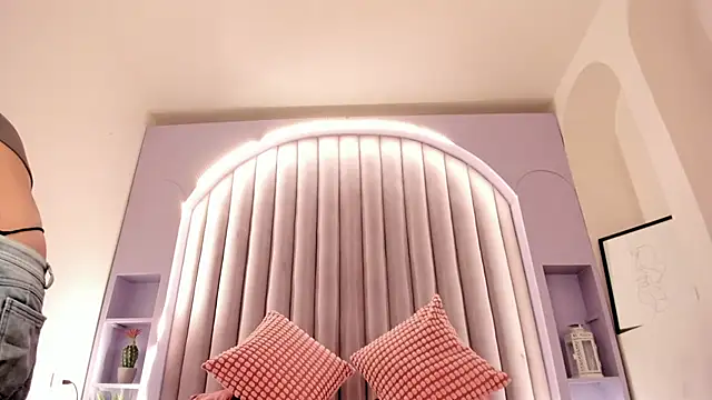 SabrinaSpell  online show from December 18, 11:47 am