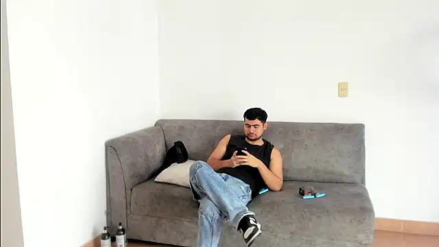 Snapshot of blueroom_party chatting on March 12, 1:19 pm blueroom party online show from March 12, 1:19 pm