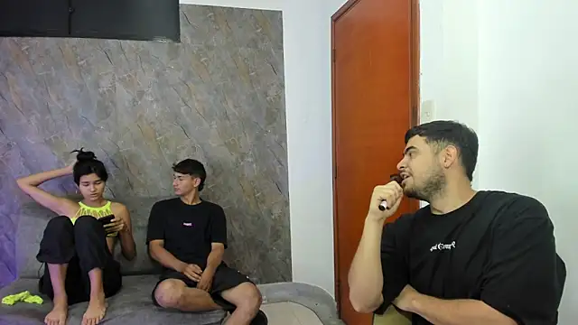 Snapshot of blueroom_party chatting on March 8, 12:41 pm blueroom party online show from March 8, 12:41 pm