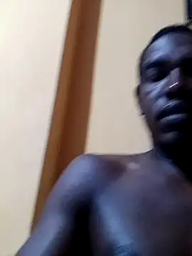 Snapshot of Elnegro28 chatting on February 13, 12:43 pm Elnegro28 online show from February 13, 12:43 pm