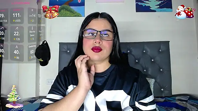 Snapshot of Antonellaa_111 chatting on December 15, 7:25 am Antonellaa 111 online show from December 15, 7:25 am