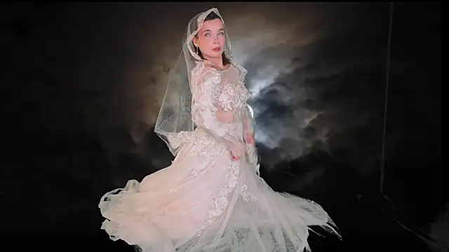 Bella Alita online show from October 31, 8:05 pm